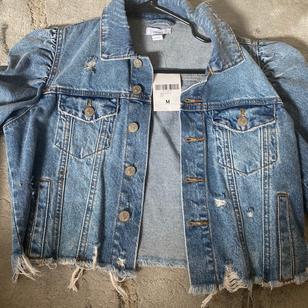 Women crop blue Jean distress jacket size M